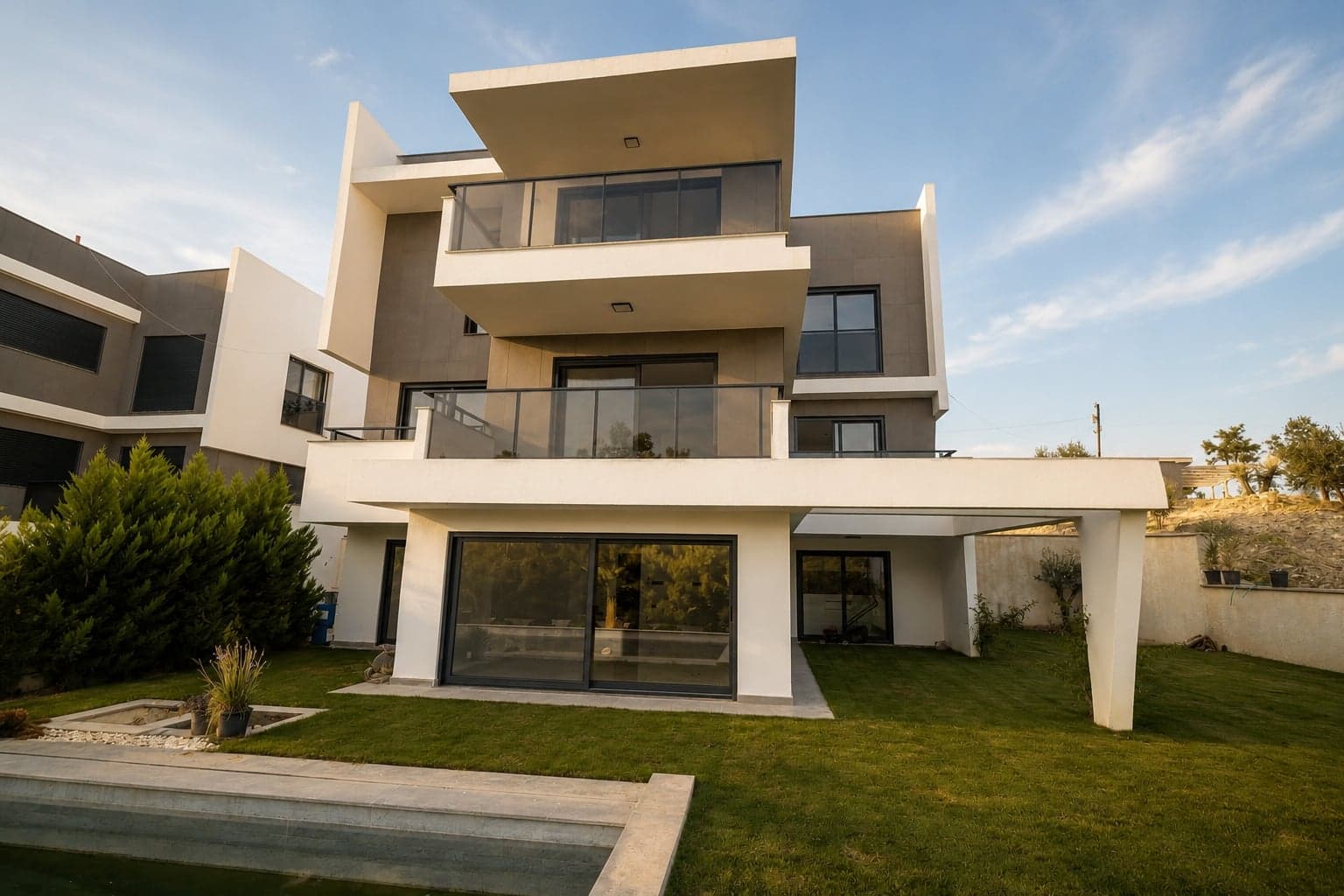 La Oliva Garden · Villa mit Pool im Abendlicht