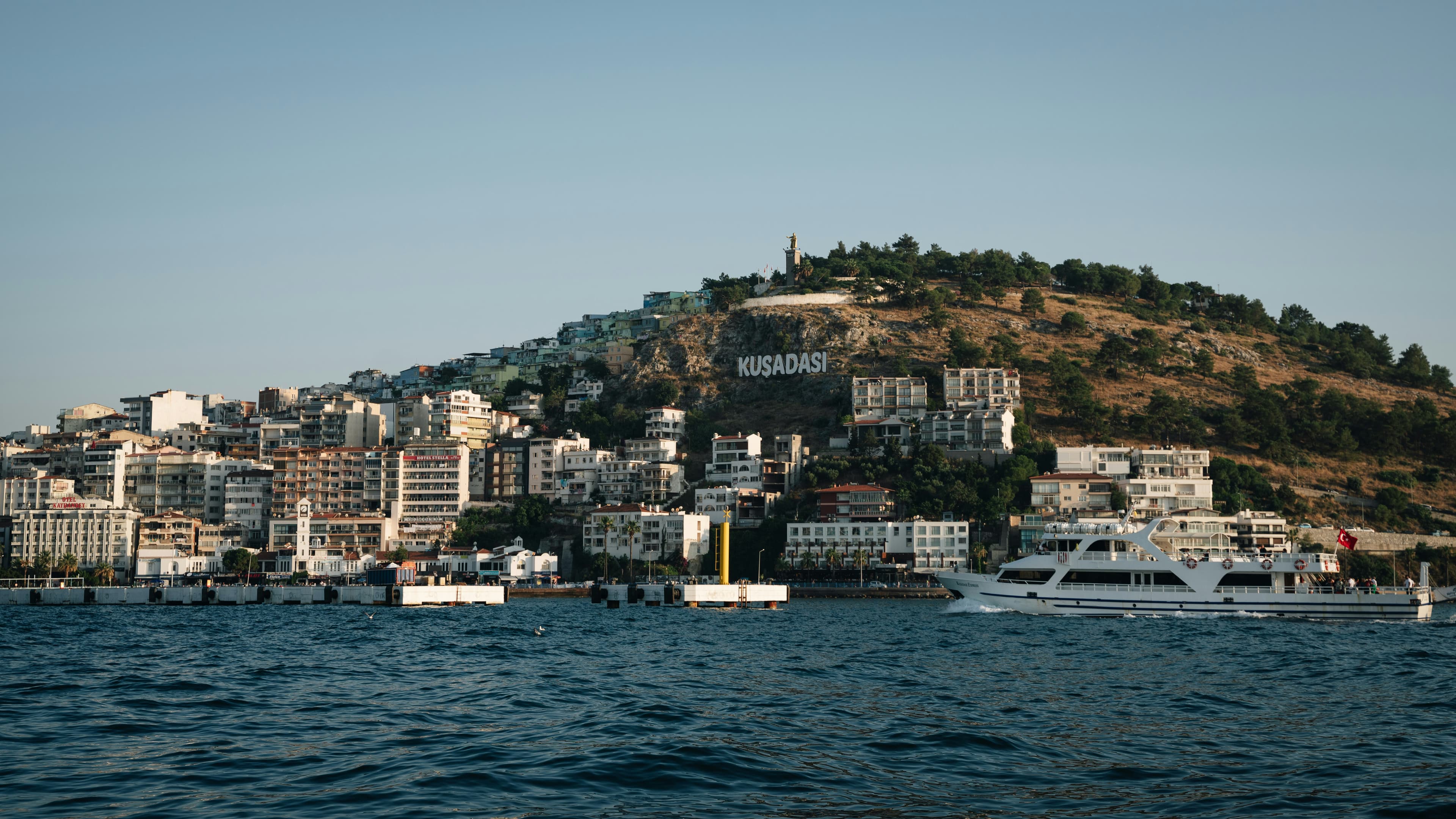 Luftaufnahme der Villen von La Oliva Garden am Hügel von Soğucak bei Kuşadası